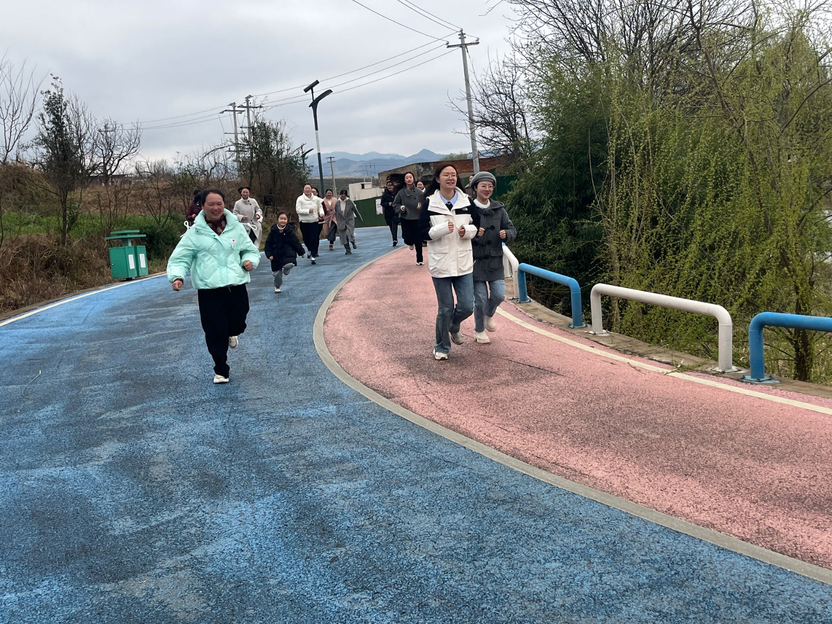 环湖跑1.jpg