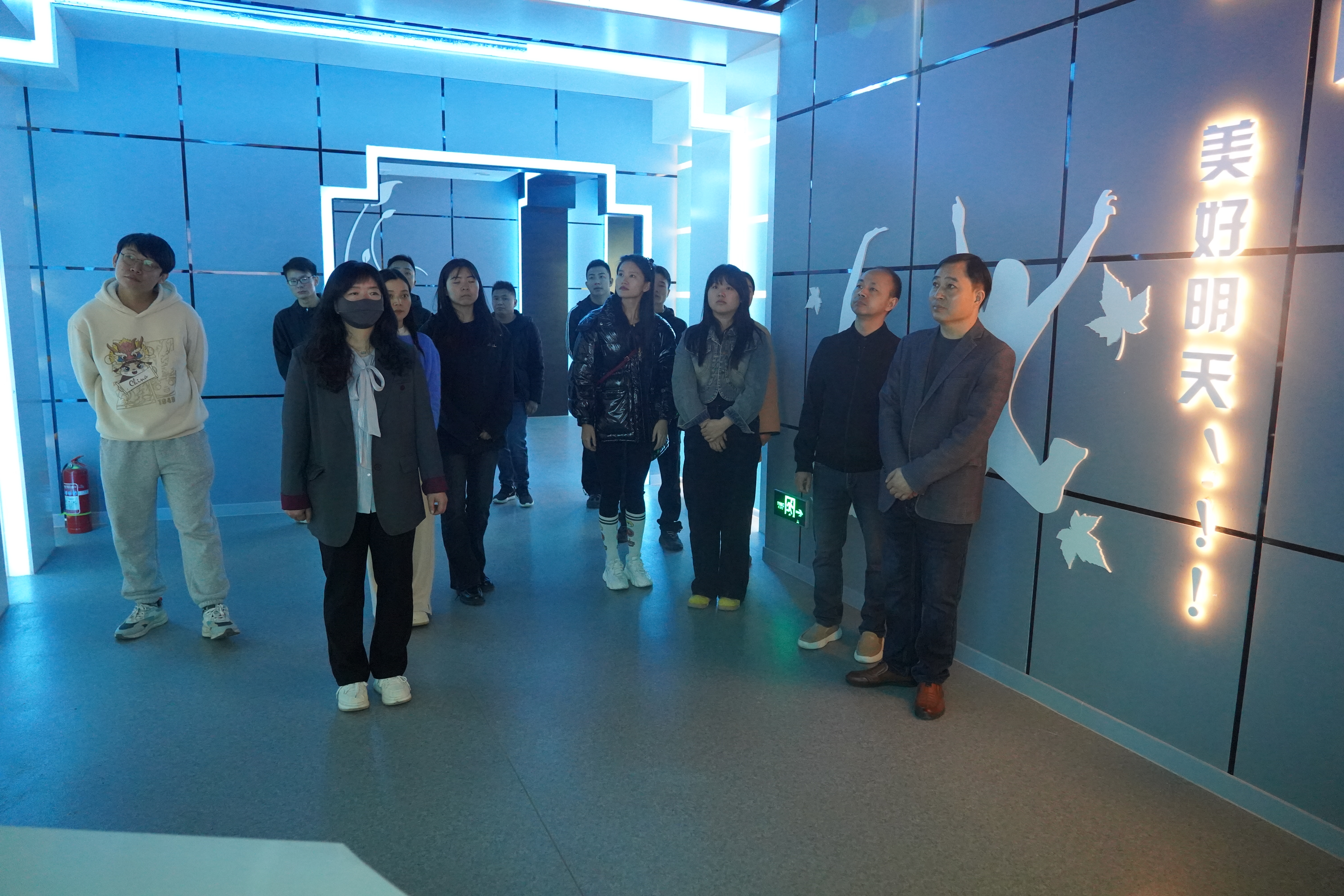 参观青少年法治教育基地.jpg